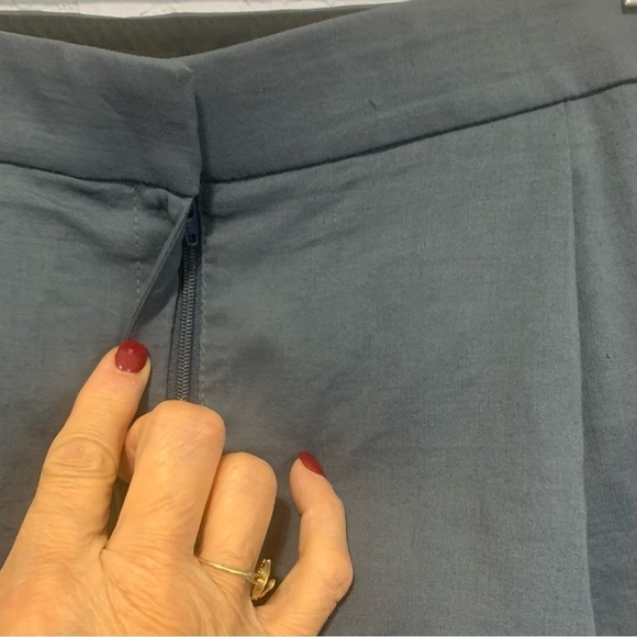 Theory Tohni Crunch Wash Linen Blend Lined Shorts - Picture 4 of 6